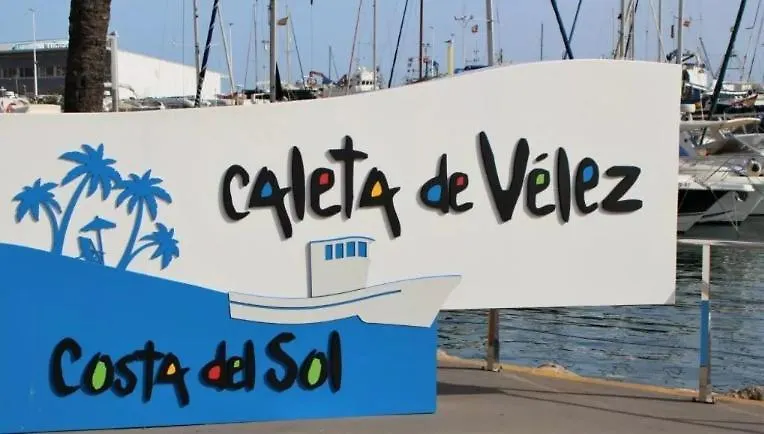 Precioso Apartamento En Primera Linea De Playa En 卡莱塔·德·贝莱斯 西班牙